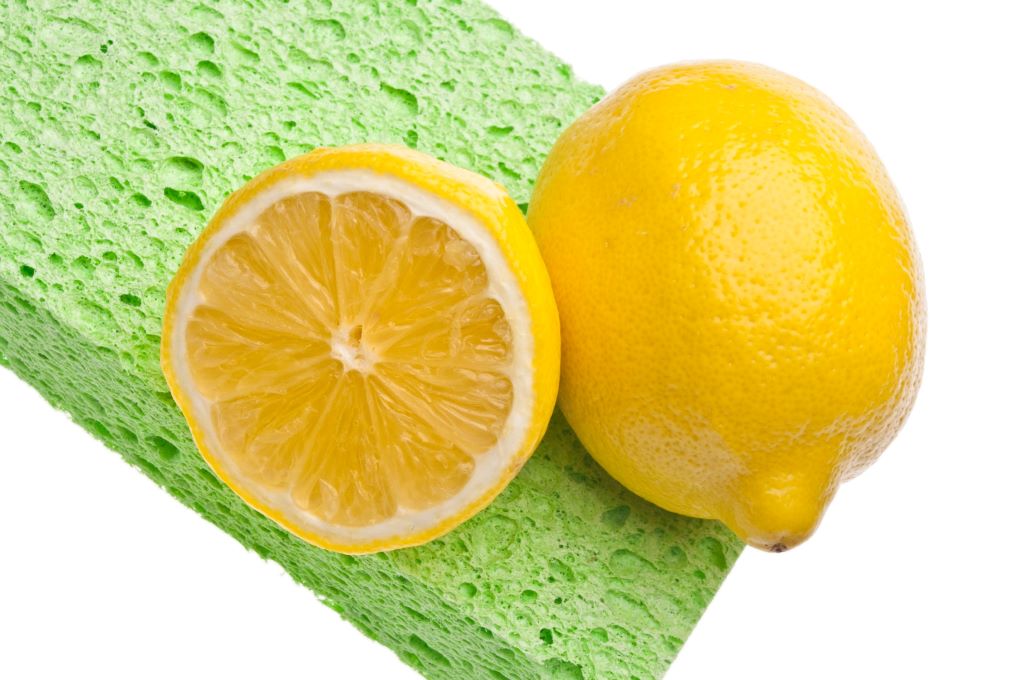 Does lemon juice kill mold and mildew